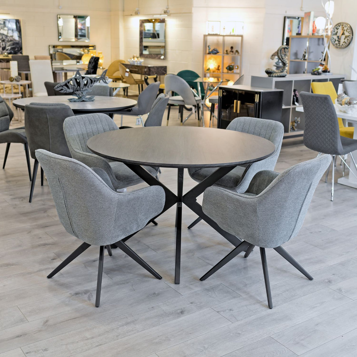 Mythop Dining Table Set